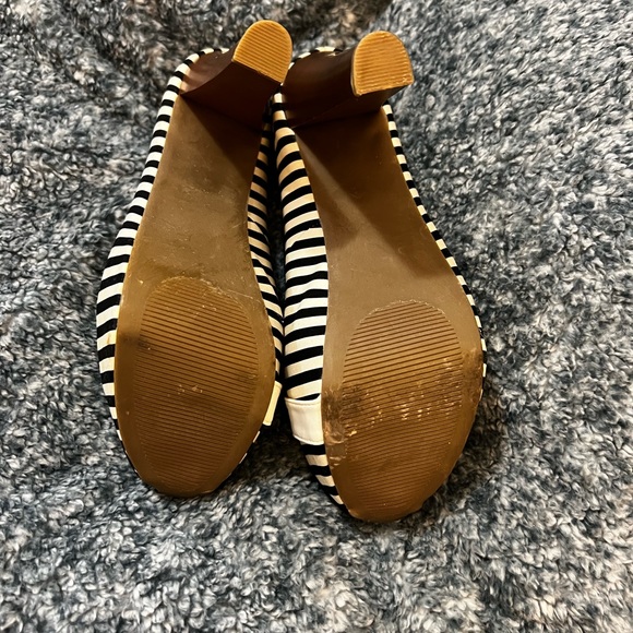 🌟NWOT!!! Pin up style platform chunky heels - Picture 2 of 5